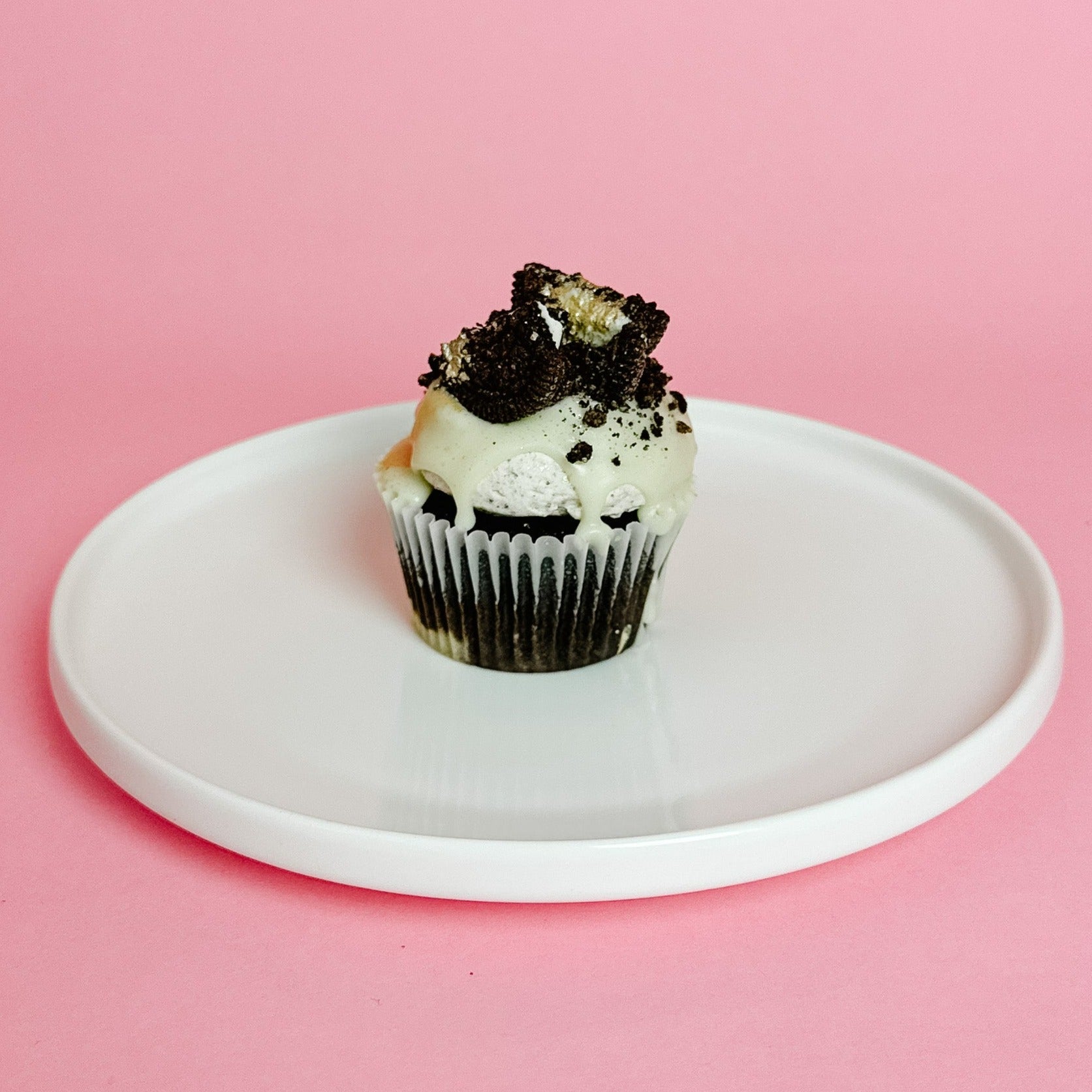 Single Flavour Cupcakes Box White Rabbit Cakes single-flavour-cupcakes-box-white-rabbit-cakes